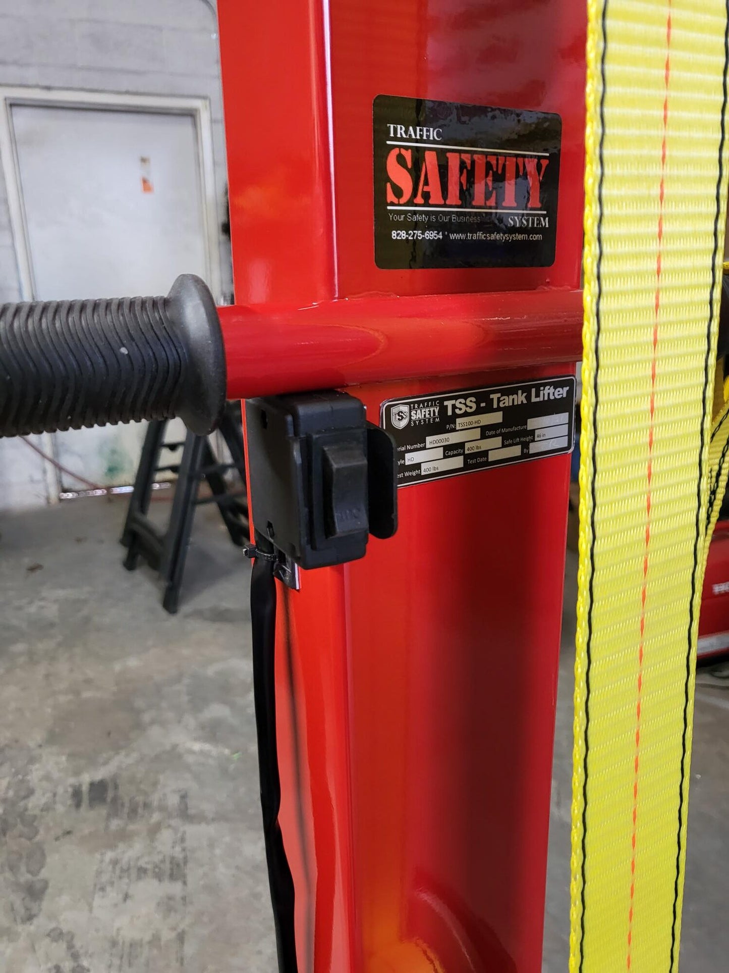 Tank Lifter 12 volt Compressed Gas Cylinder Handler  TSS100-TL-12v